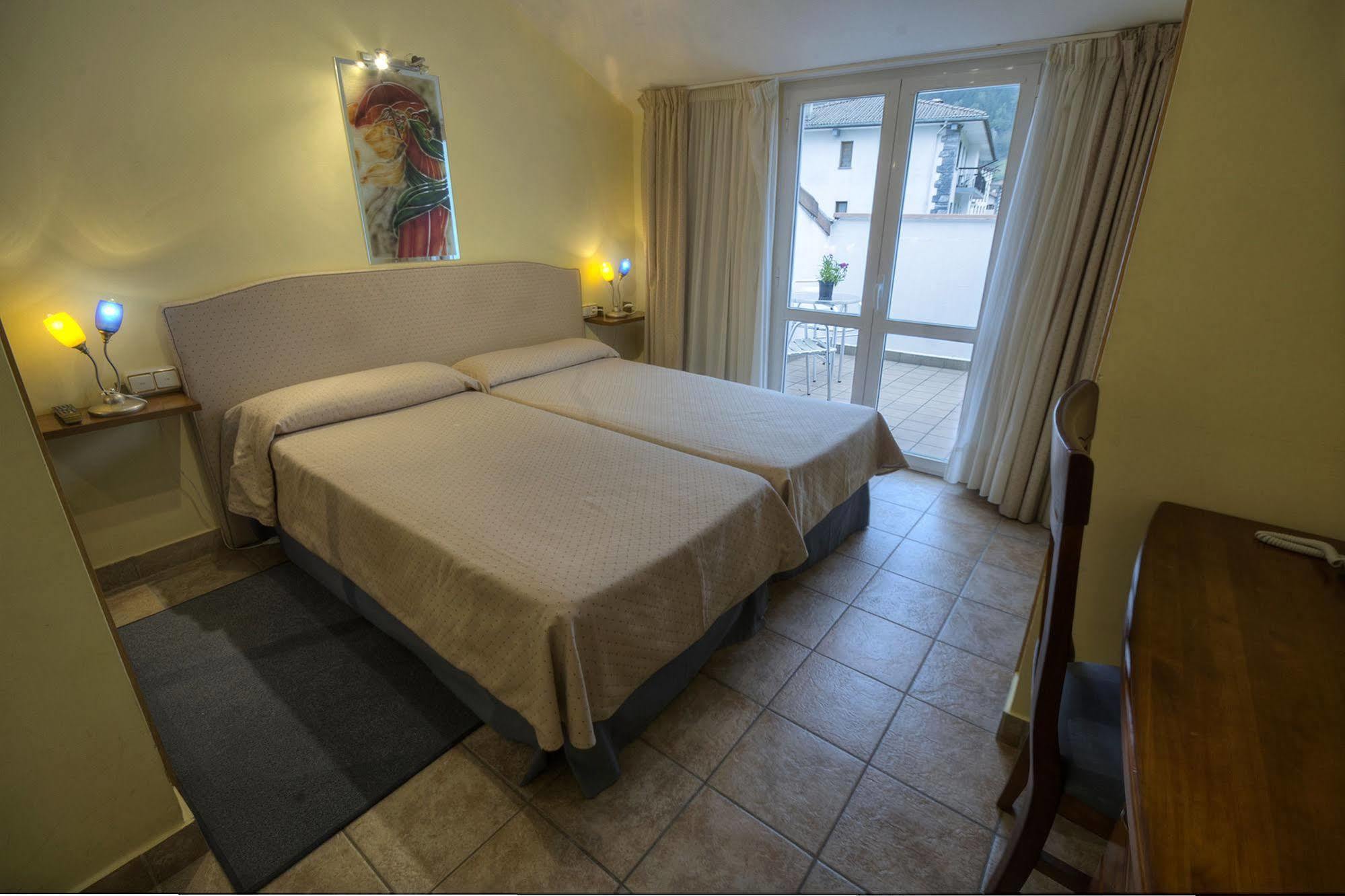 Hostal Jai Alai Leitza  Eksteriør billede
